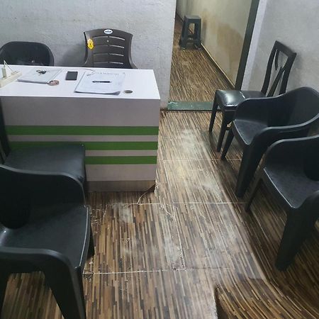 Bapuji Dormitory Hostel Мумбаї Екстер'єр фото