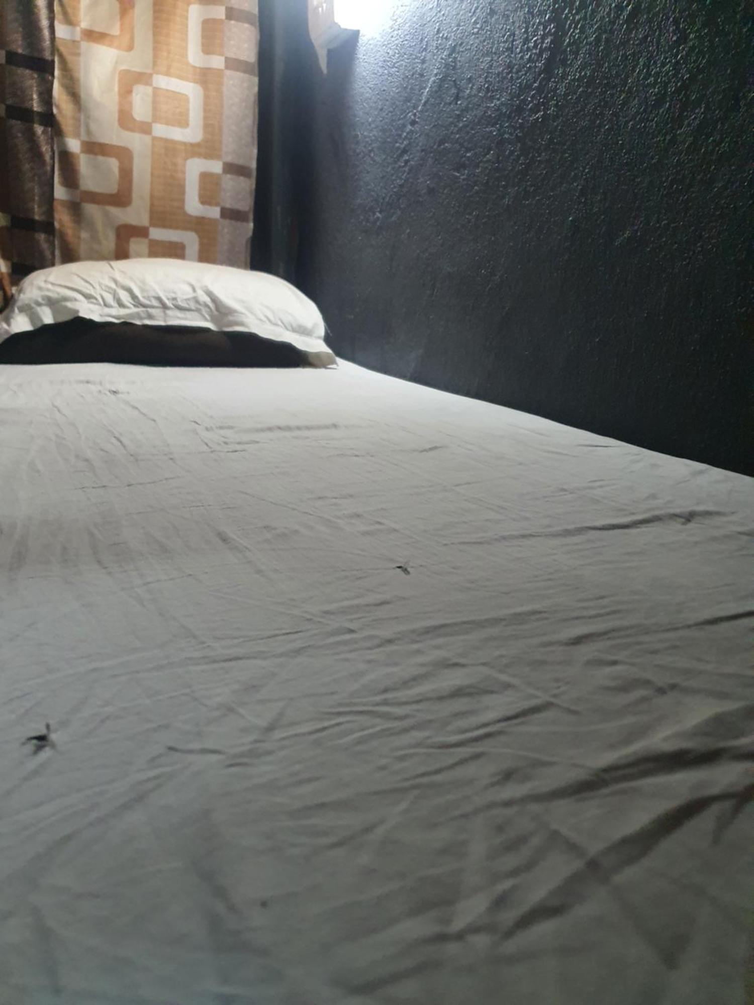 Bapuji Dormitory Hostel Мумбаї Екстер'єр фото