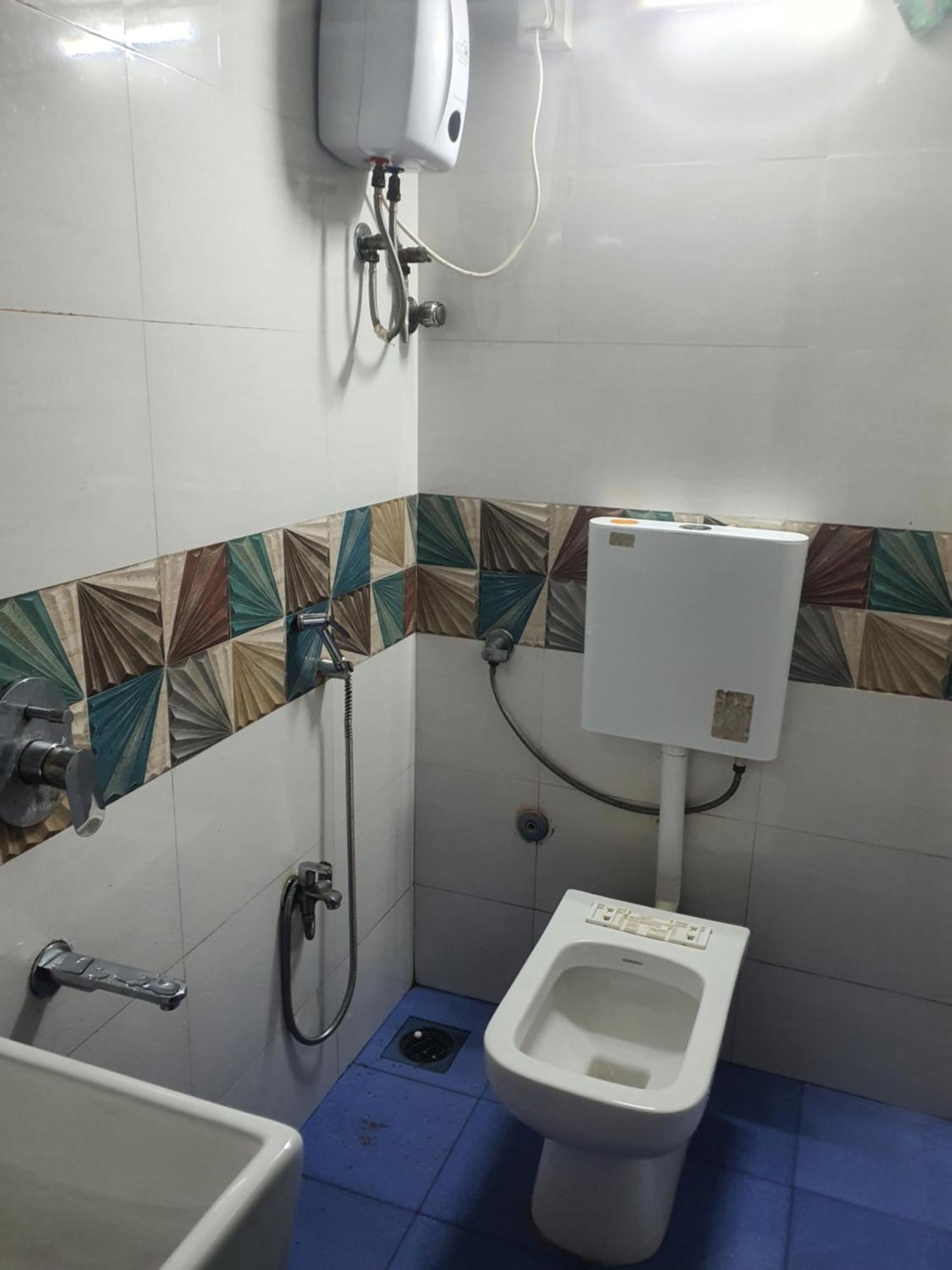 Bapuji Dormitory Hostel Мумбаї Екстер'єр фото
