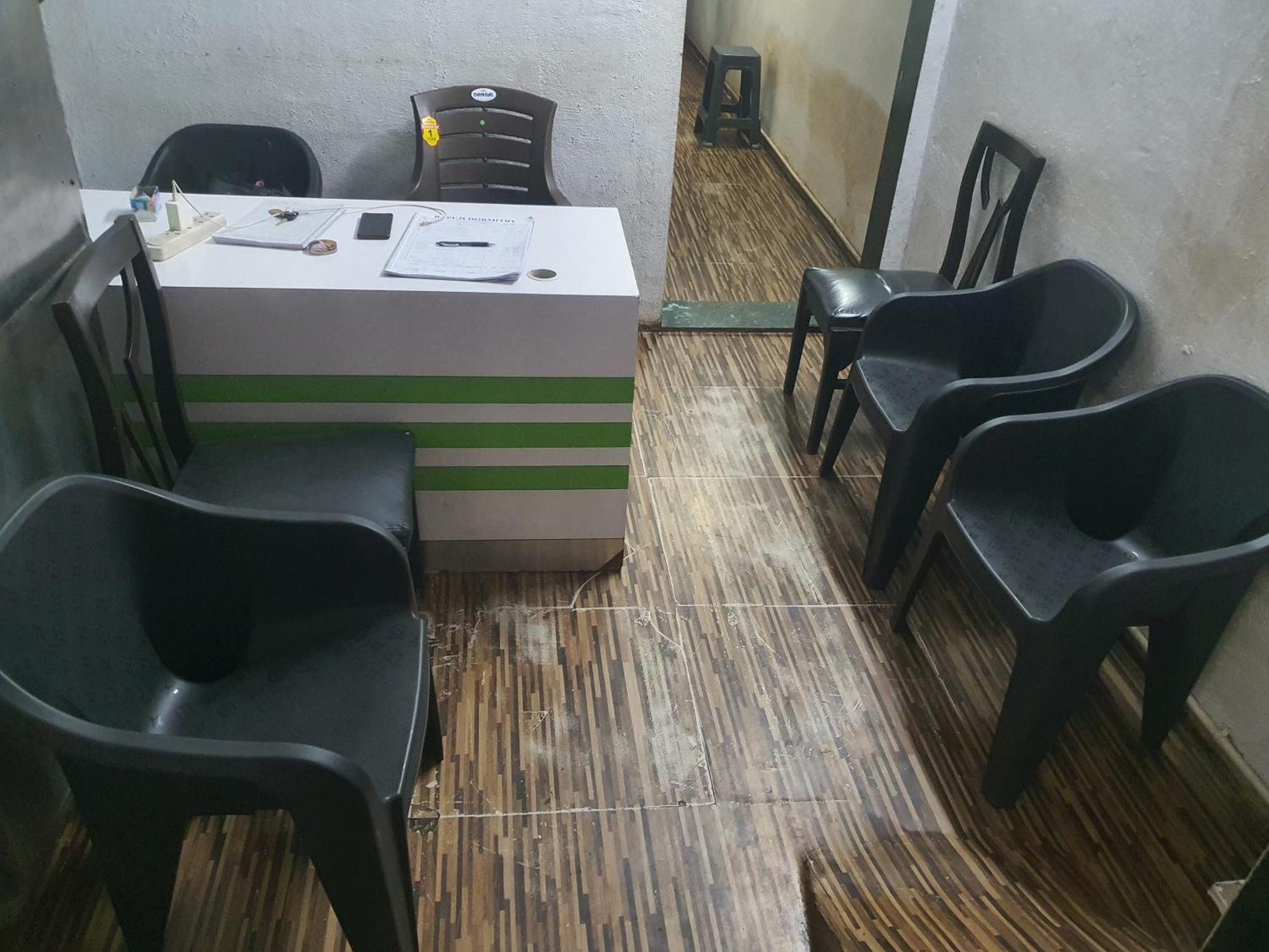 Bapuji Dormitory Hostel Мумбаї Екстер'єр фото